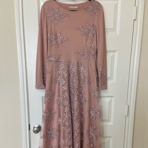SISTER Maxi Lace Dress with Long Sleeves Size M